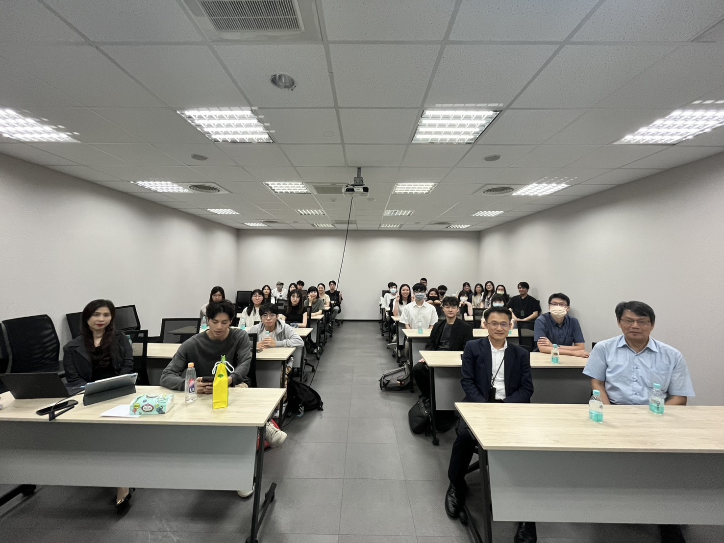 2025.05.27 企業參訪-國泰銀行鳳山分行圖片
