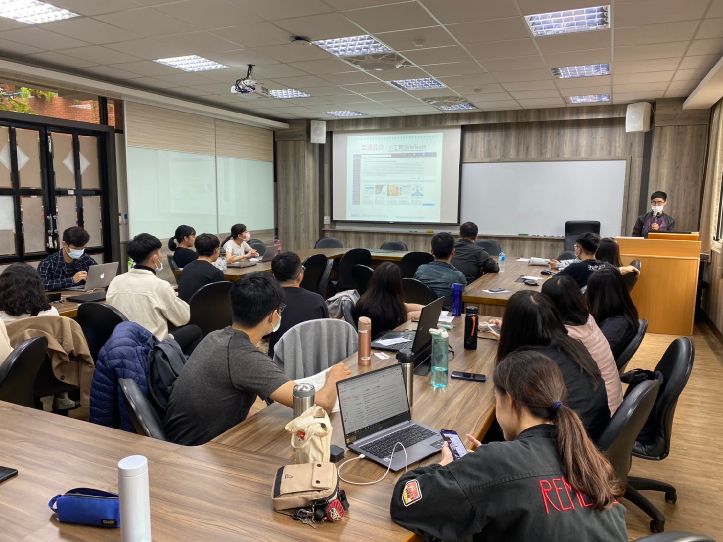 2020.11.14 林大鈞所友 座談題目：法人產業分析師工作心得分享圖片