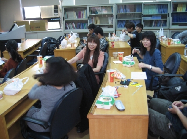 2012.12.03 碩一暖暖包聚圖片