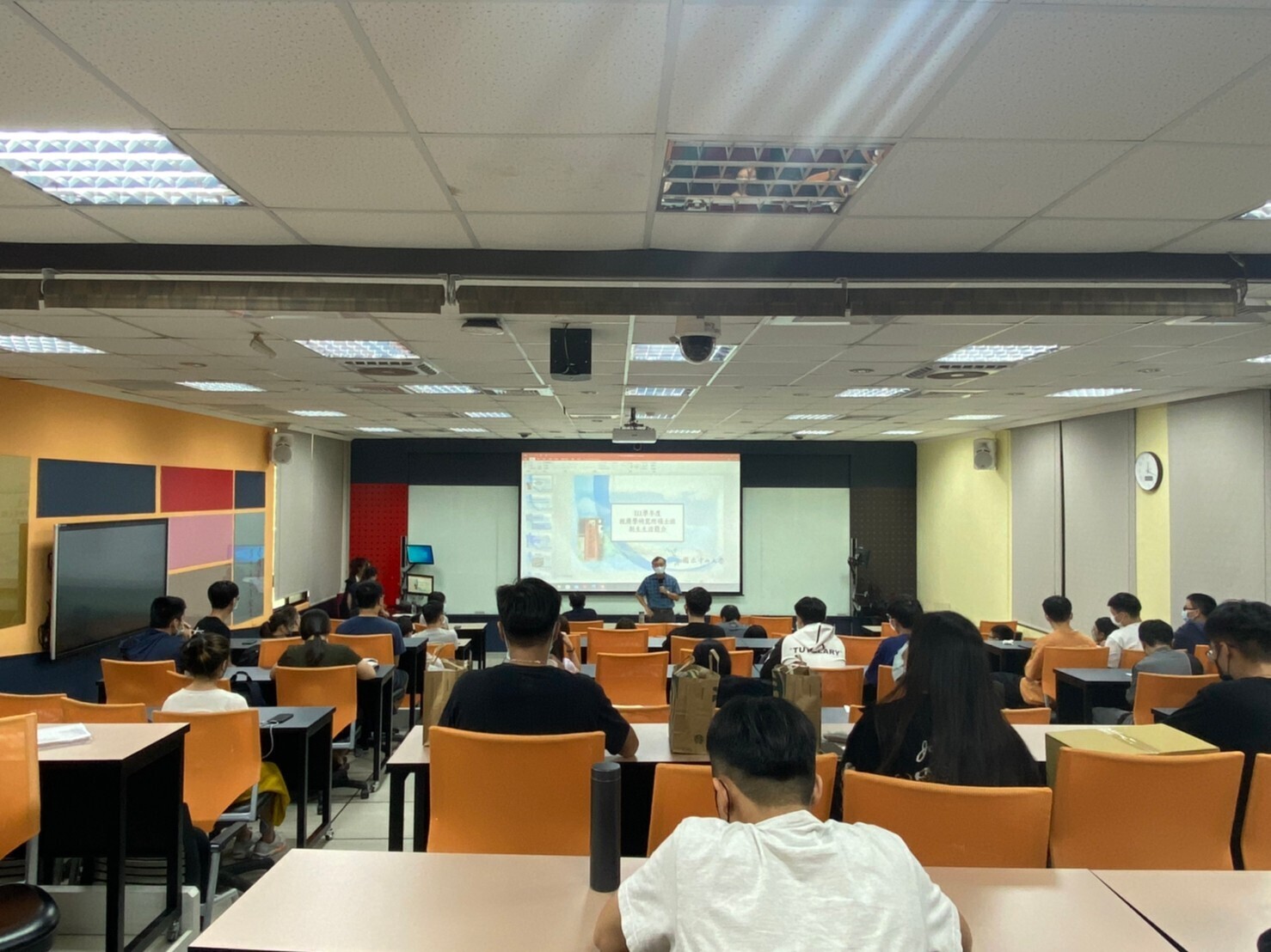 2022.09.13 111學年度經濟所碩士班新生入學生活說明會暨迎新座談會圖片