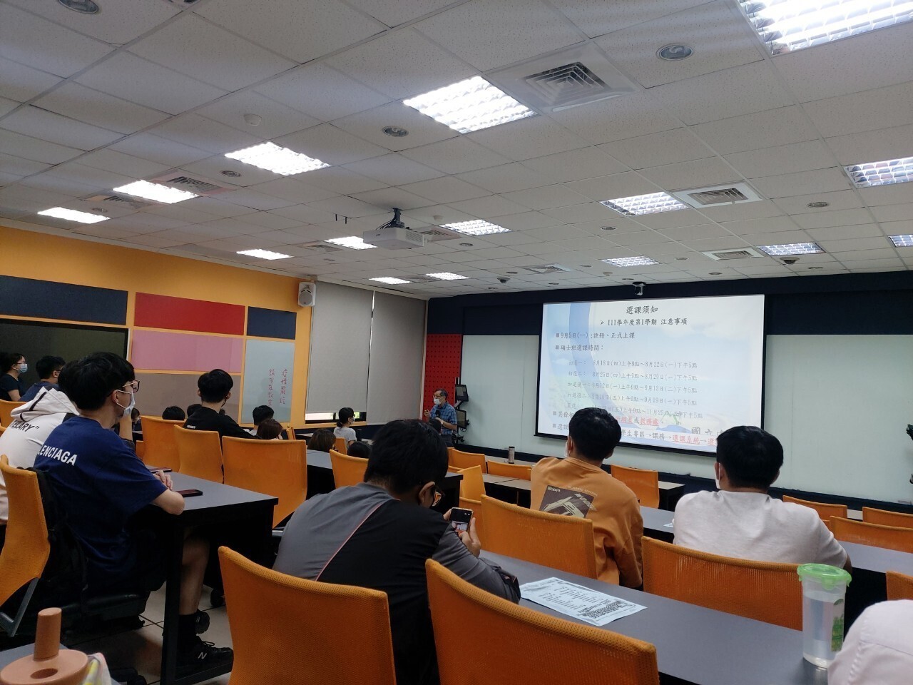 2022.09.13 111學年度經濟所碩士班新生入學生活說明會暨迎新座談會圖片