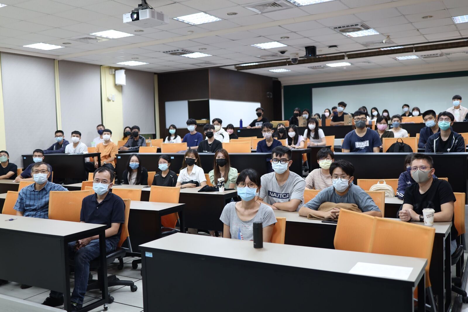 2022.09.13 111學年度經濟所碩士班新生入學生活說明會暨迎新座談會圖片