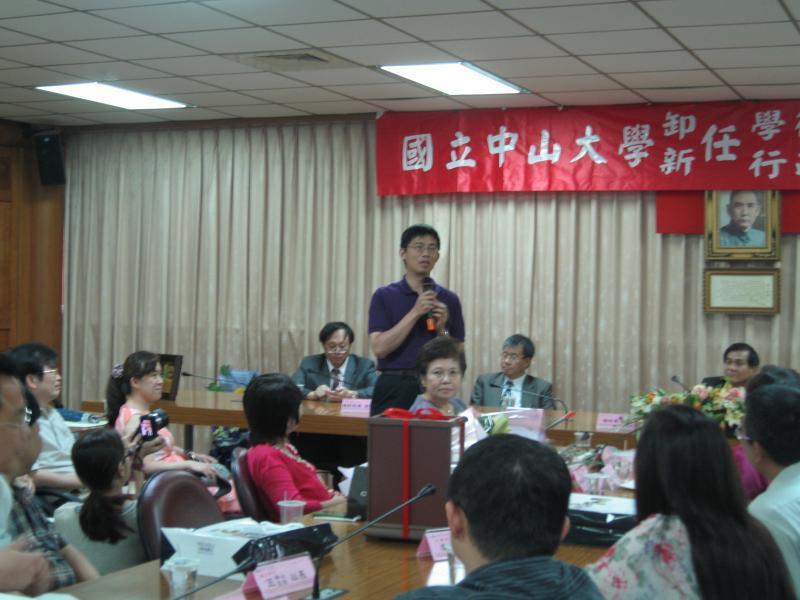 2012.08.01 新卸任主管交接圖片