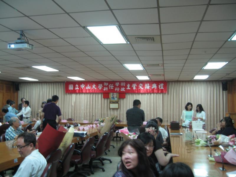 2012.08.01 新卸任主管交接圖片