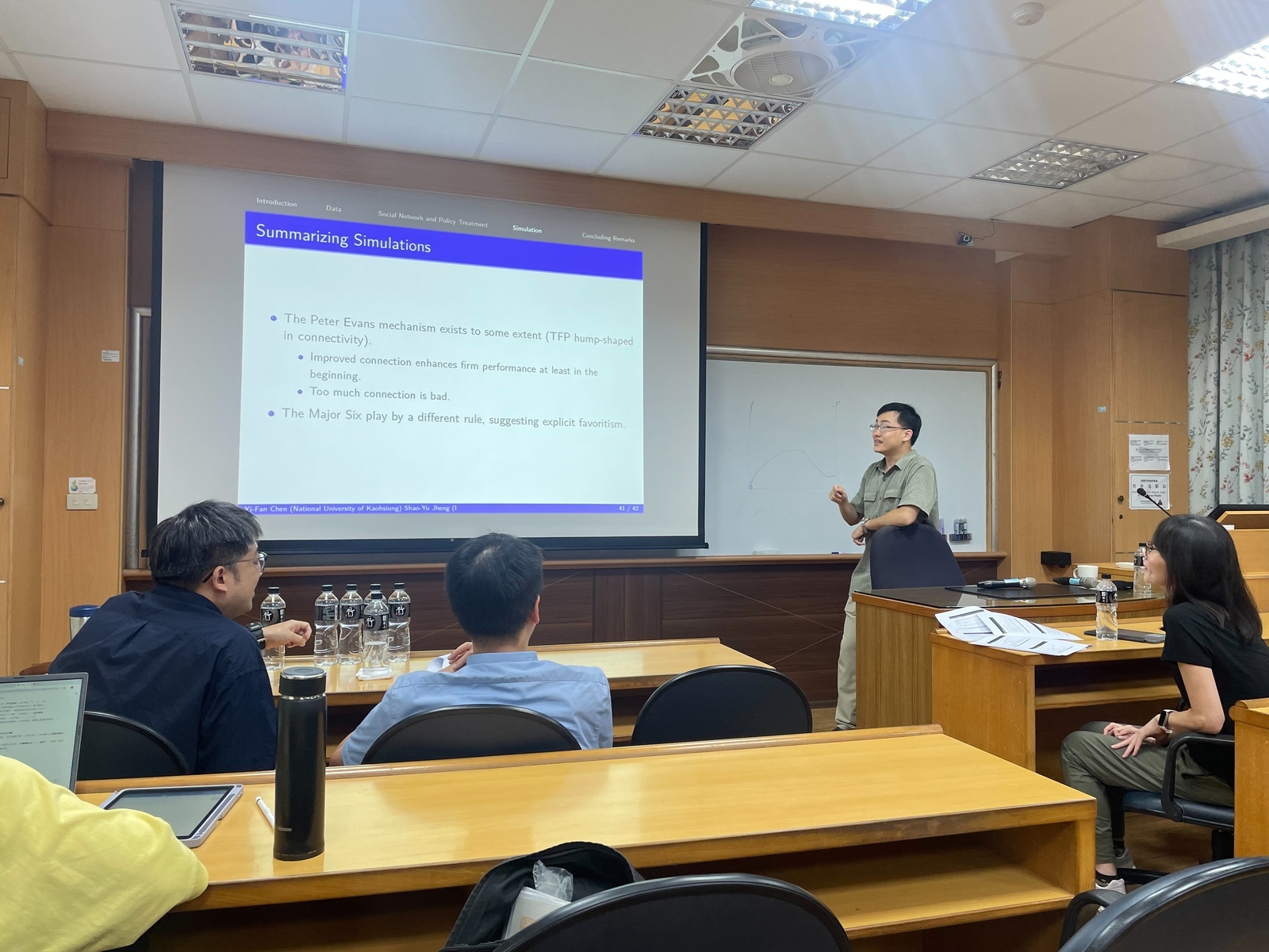 2025.09.23  國立高雄大學應用經濟學系 陳奕帆 助理教授專題演講圖片