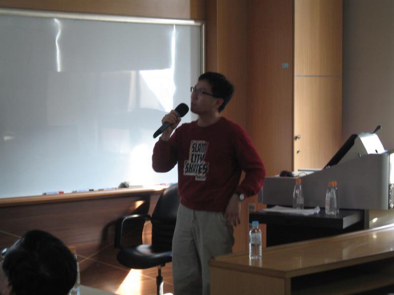 2012.12.04 許育進研究員圖片