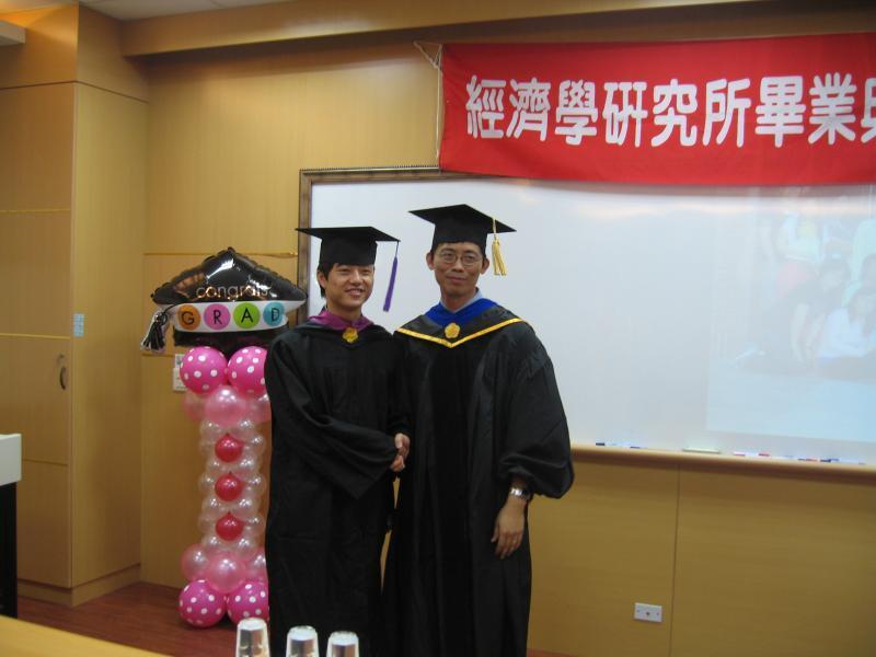 2012.06.09 經濟所畢業茶會暨撥穗儀式(一)圖片
