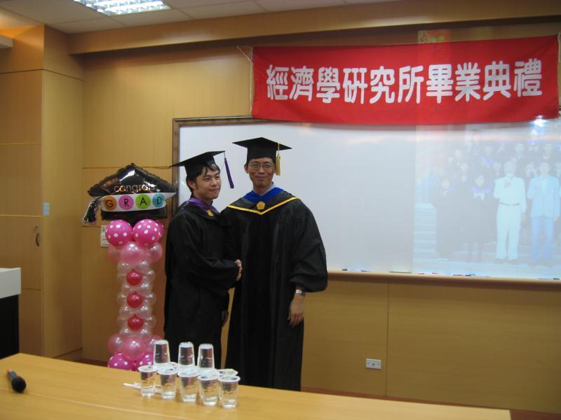 2012.06.09 經濟所畢業茶會暨撥穗儀式(一)圖片