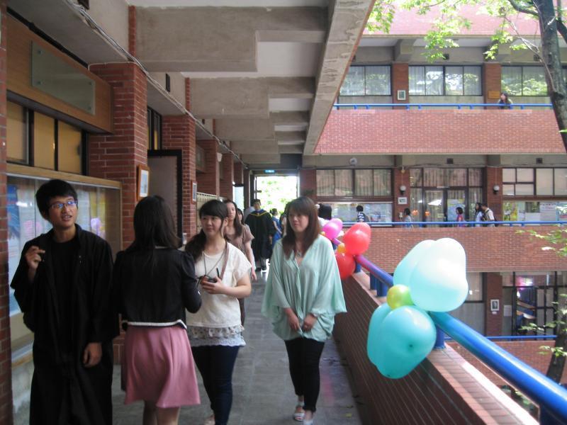 2012.06.09 經濟所畢業茶會暨撥穗儀式(一)圖片