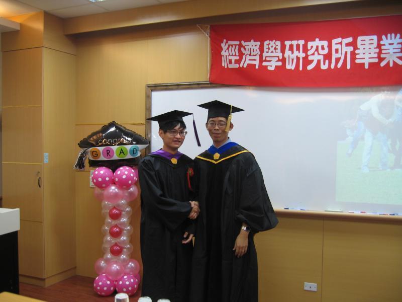 2012.06.09 經濟所畢業茶會暨撥穗儀式(一)圖片